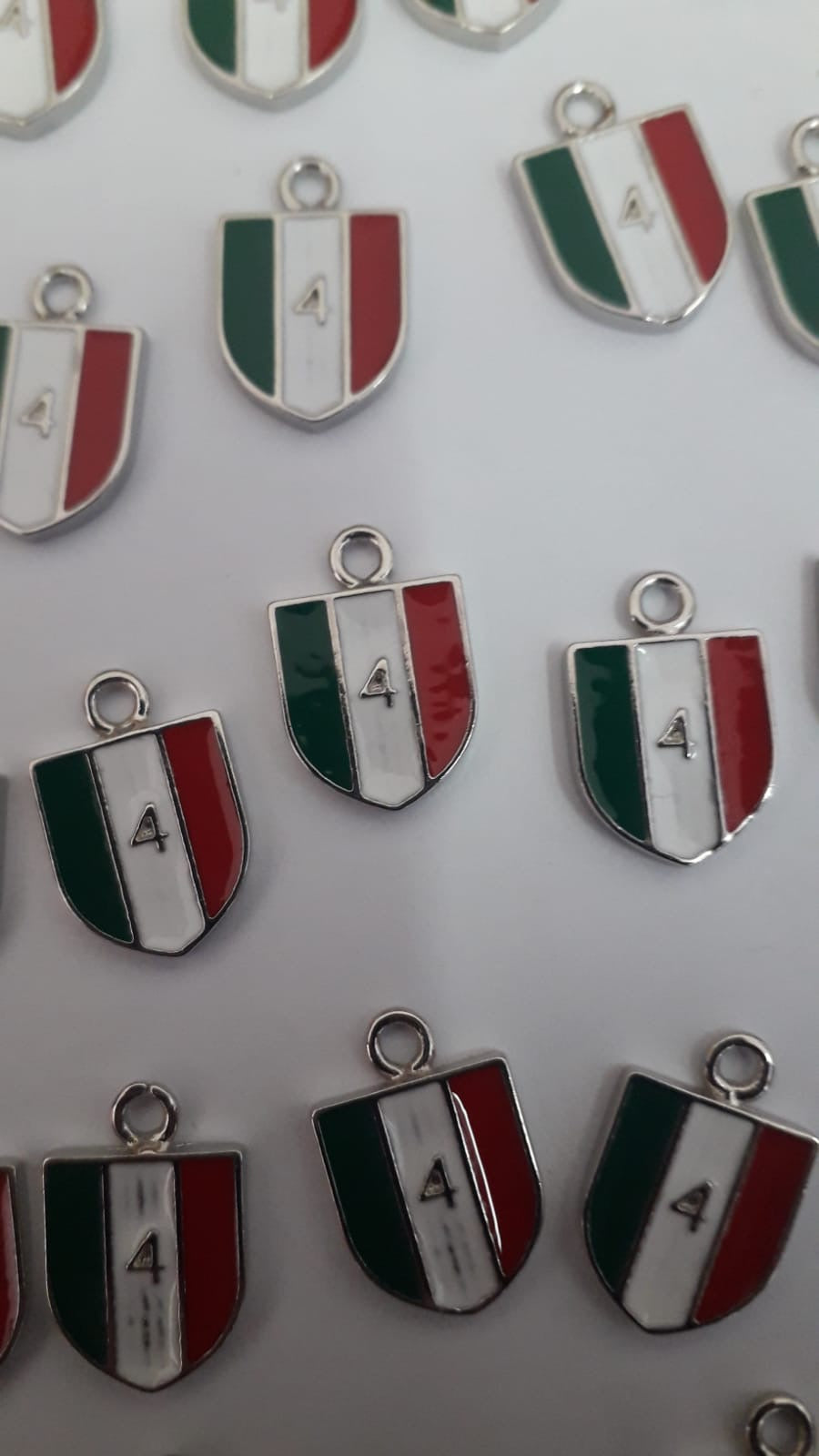 Scudetto 🏆4 completo di collana - Bijoux Moda Laura