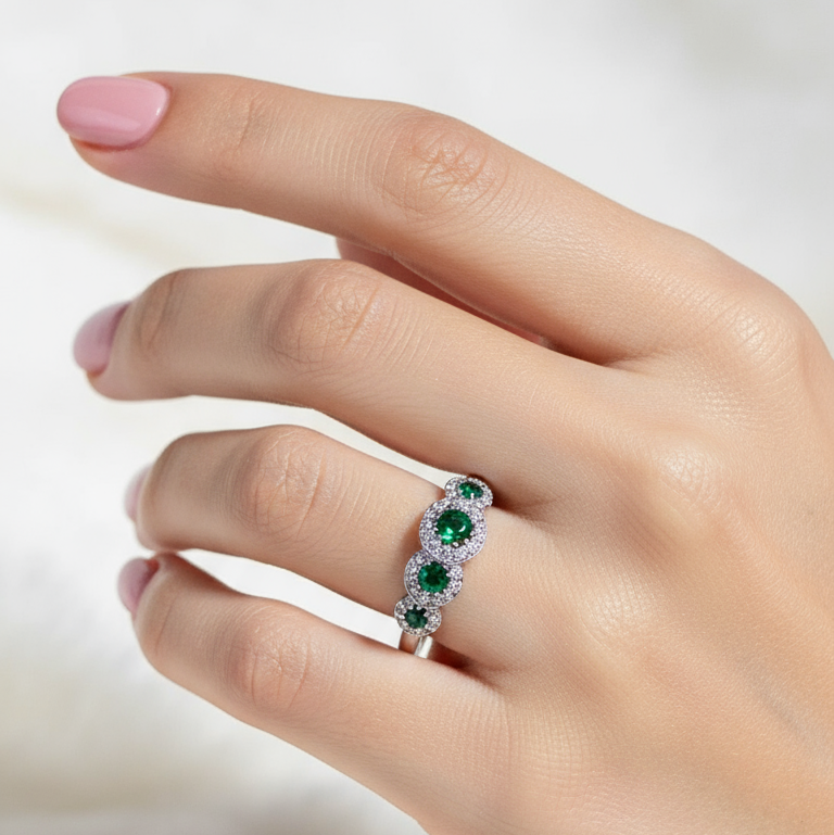 Anello Gioia Verde indossato