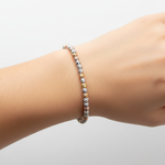 Bracciale tricolore indossato