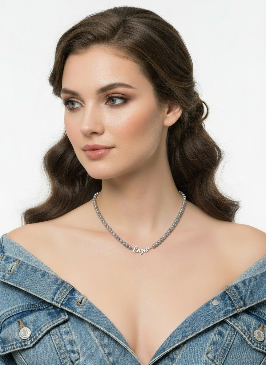 Collana Enza con giacca denim chiaro