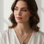 Collana indossata da modella