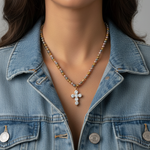 Collana Sacred Big Gold con giacca jeans