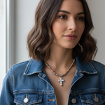 Collana Sacred Big Silver con giacca jeans
